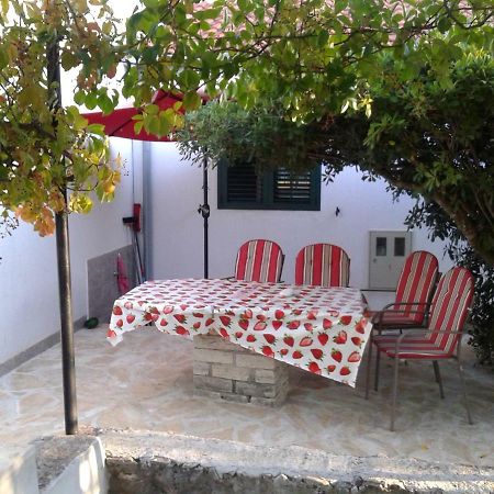 Apartment Milka Petrčane Dış mekan fotoğraf