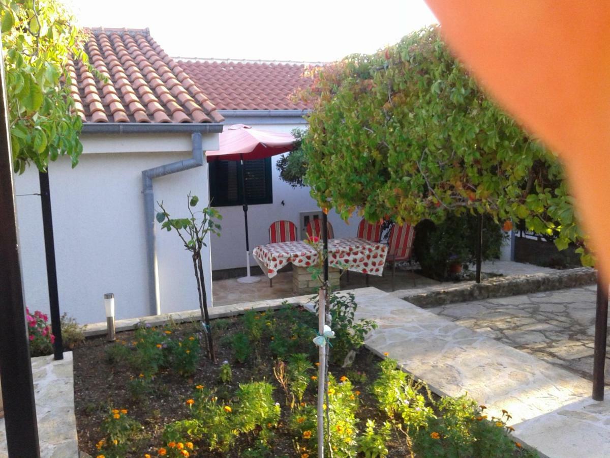 Apartment Milka Petrčane Dış mekan fotoğraf